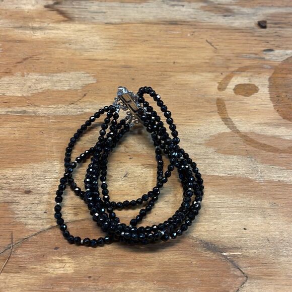 Woman’s black sparkly beaded bracelet - Picture 8 of 8